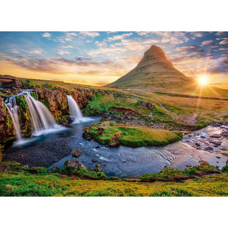 Puzzle 2000 piese Bluebird Puzzle - Waterfall in Iceland, Kirkjufellsfoss (Bluebird-Puzzle-F-90040)